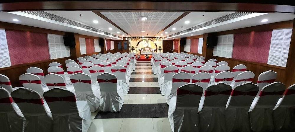 קוימבטור Hotel Prince Gardens מראה חיצוני תמונה
