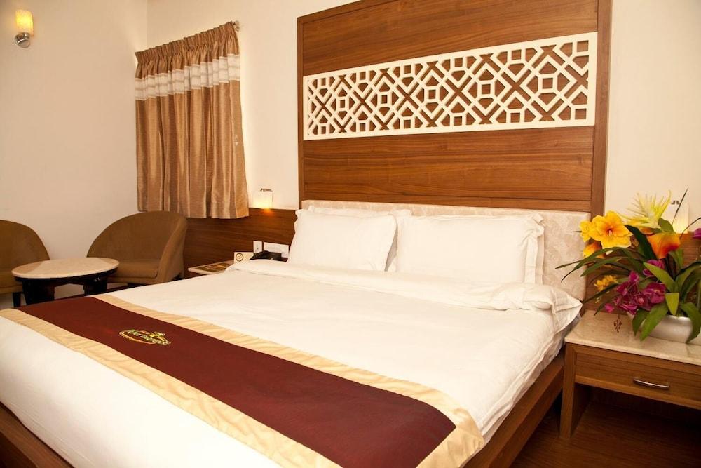 קוימבטור Hotel Prince Gardens מראה חיצוני תמונה