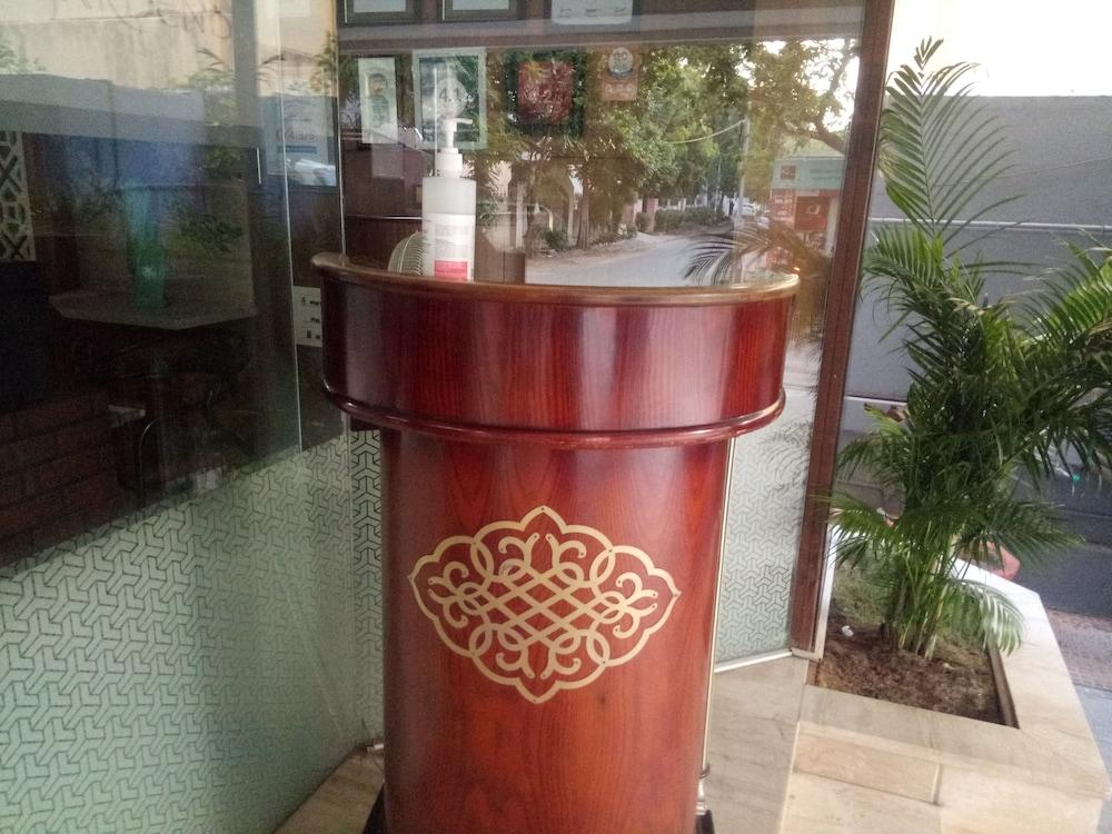 קוימבטור Hotel Prince Gardens מראה חיצוני תמונה