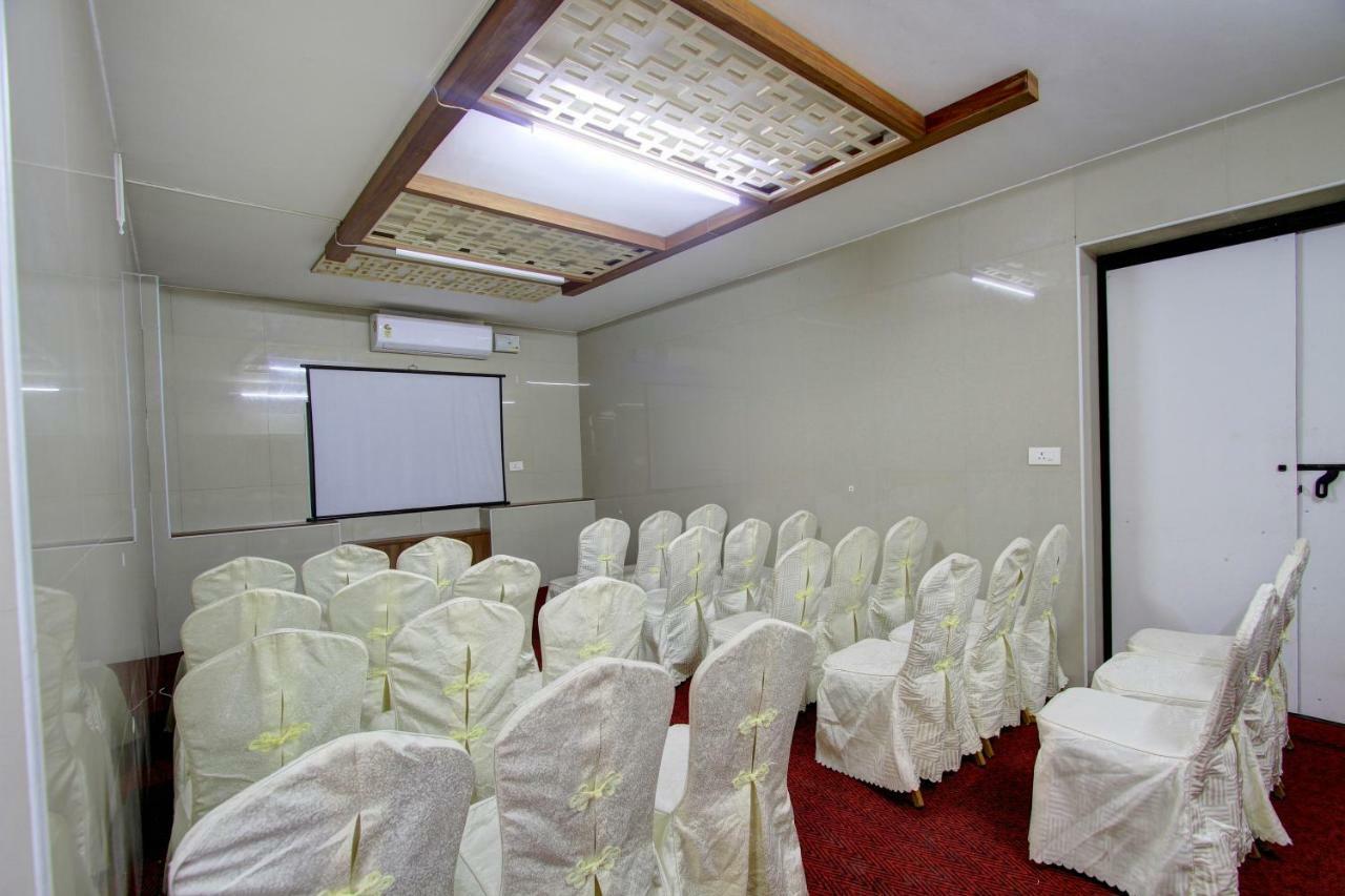 קוימבטור Hotel Prince Gardens מראה חיצוני תמונה
