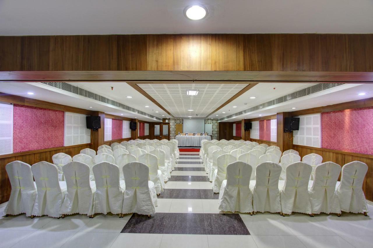 קוימבטור Hotel Prince Gardens מראה חיצוני תמונה