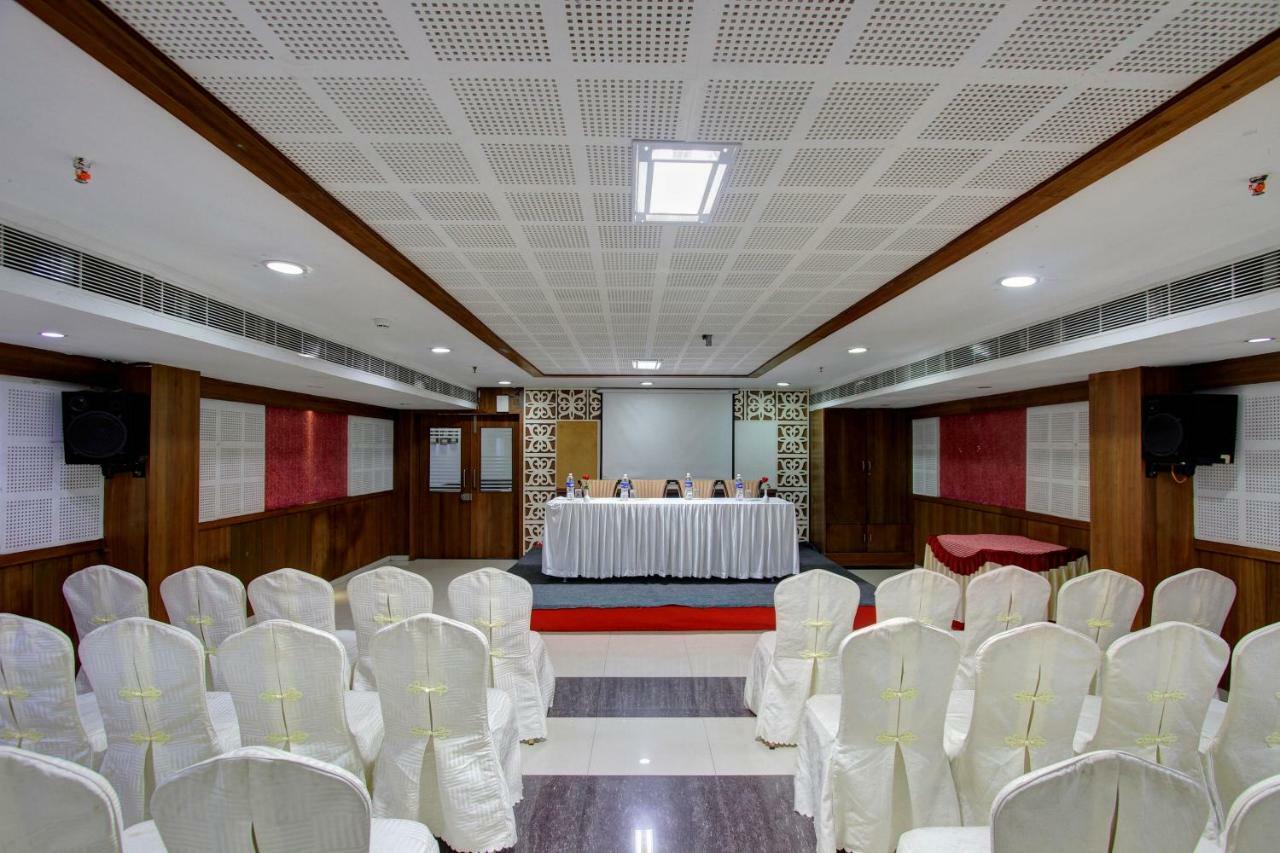 קוימבטור Hotel Prince Gardens מראה חיצוני תמונה